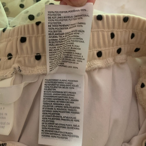 H&M Women’s Cream w/Black Polka Dots, Pleated Chiffon Skirt, Lined; Size S - Picture 5 of 7